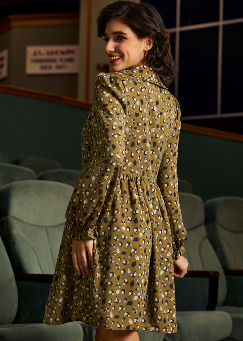 A-linjeformad klänning med en resa nerför Memory Lane-2