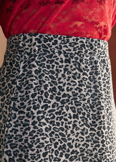 Stickad midikjol med utmärkt passform-1