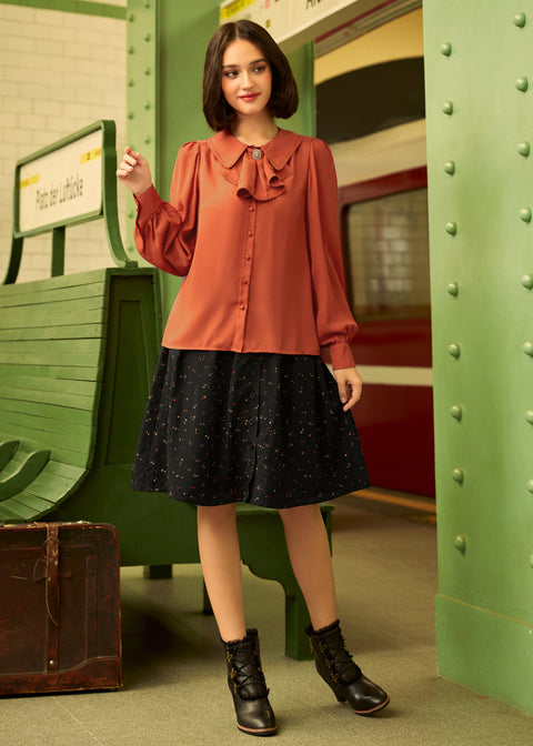 Blus med volangmönster-2