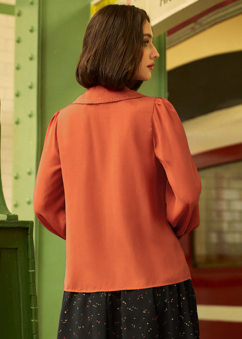 Blus med volangmönster-4