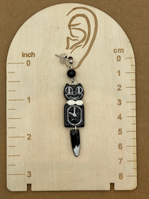Retro svarta kattklockaörhängen-1