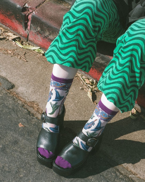 Wicked Elphabas Power Shimmer Sheer Crew-strumpa-7